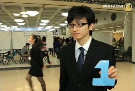 【新闻周刊】港大學生拒共 候選閣員退團隊 九評進校園