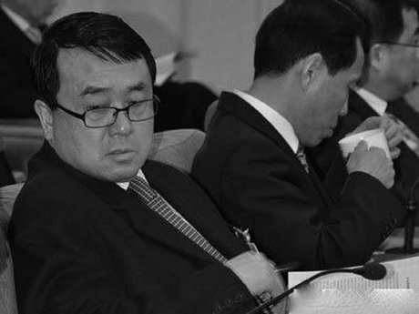 【今日點撃】女大學生裸跪天安門緣由