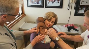 534-1 一出生有四條腿 女嬰成功分離寄生胎 1