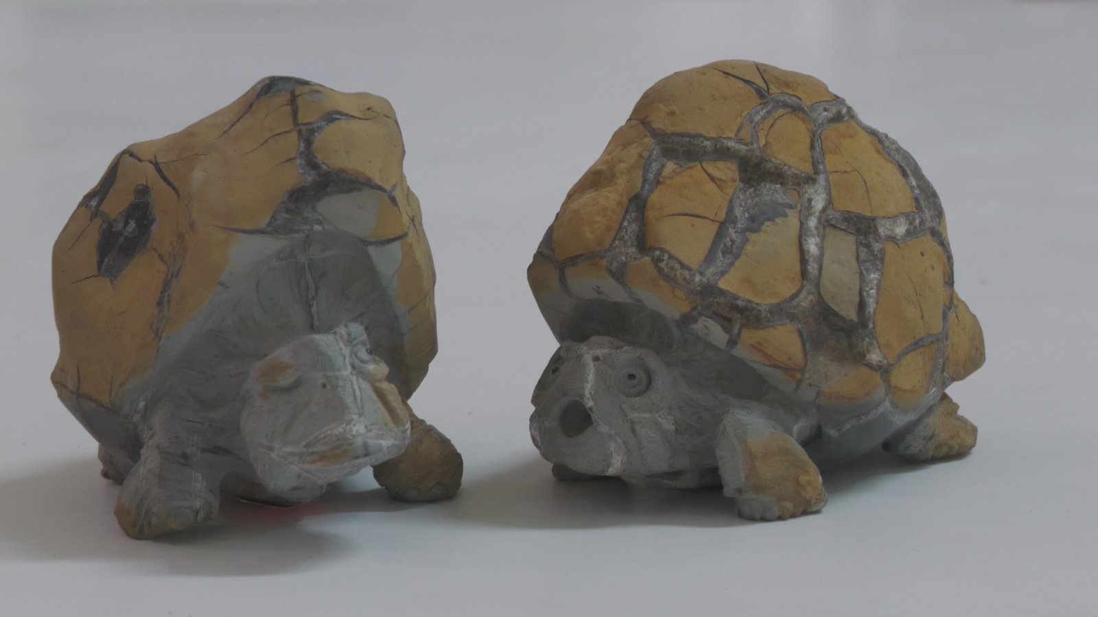 半百便當店老闆重拾藝術夢 投入石龜雕刻