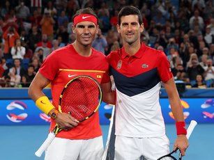 西班牙男網名將納德爾（左）與長年對手、現任世界球王喬科維奇（右），將在本屆法國公開賽8強賽對決。資料照。（圖／GettyImages）