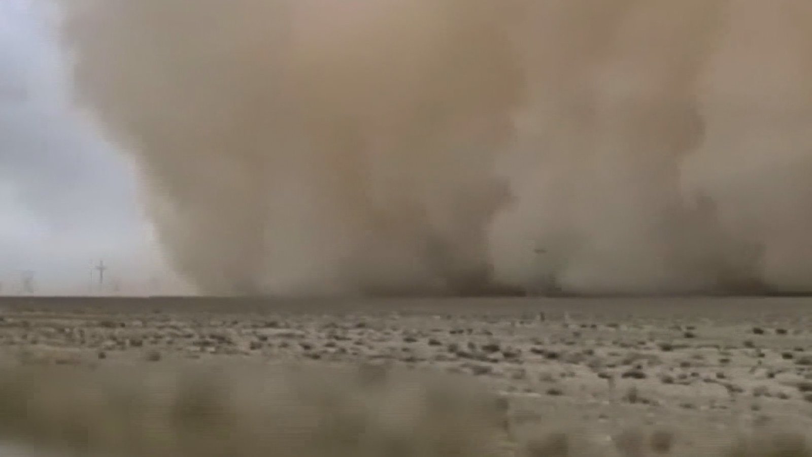 甘肅七月飛雪 沙塵暴襲青海 如「末日大片」