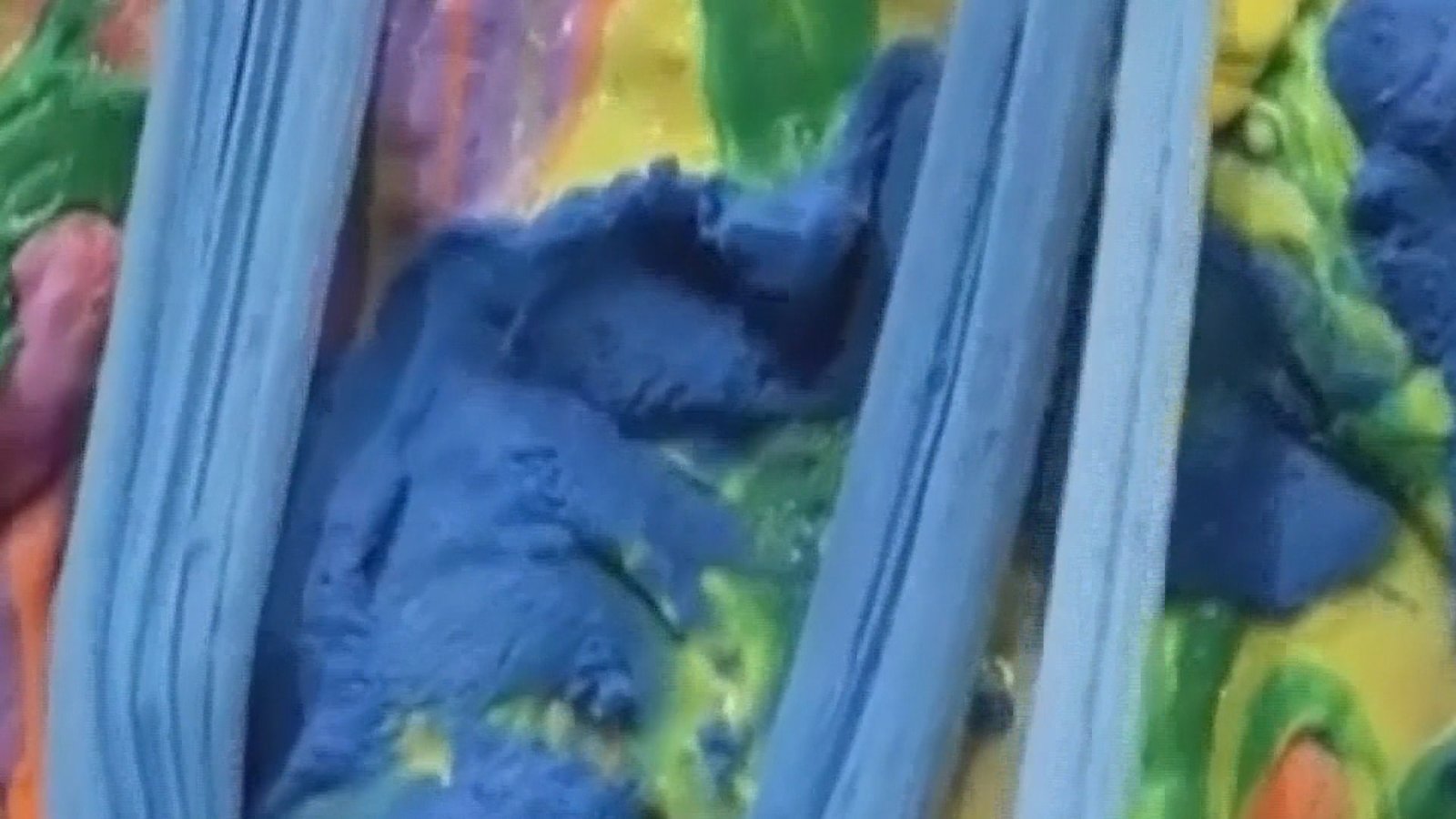 七彩水晶泥找回童心 紐約史萊姆研究所尋蹤