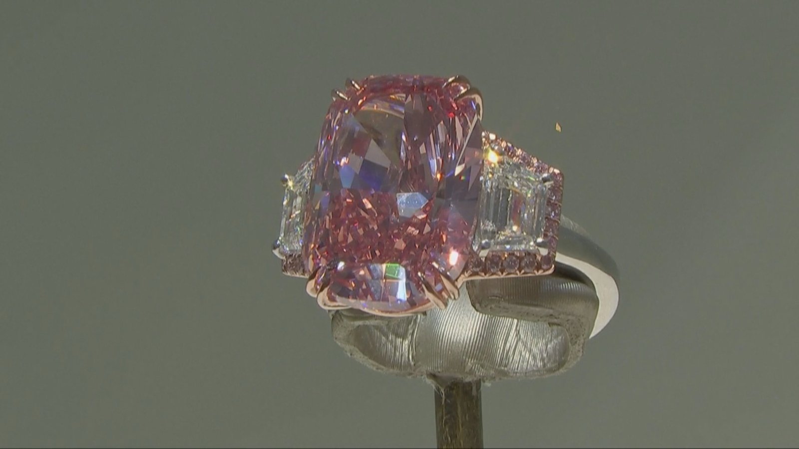 稀世粉紅鑽石 或拍出2100萬美元天價