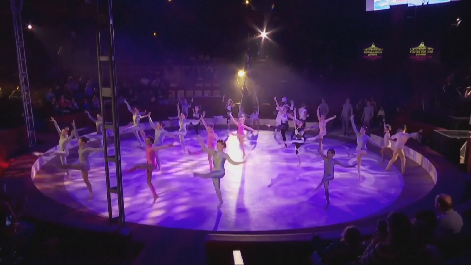 無懼防空警報 烏克蘭雜技少女驚艷亮相