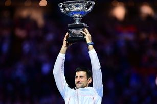 塞爾維亞網球名將喬科維奇（圖）（Novak Djokovic）29日在澳洲公開賽決賽擊退希臘好手西西帕斯（Stefanos Tsitsipas），締造澳網第10次封王佳績。（圖／GettyImages）