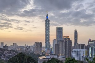 中央氣象局預報,18日全台都是可見陽光的溫暖天氣,19日中午左右,東北季風增強,北台灣轉涼有雨,21至24日有一波冷空氣強度接近大陸冷氣團等級。示意圖。(圖/新唐人)