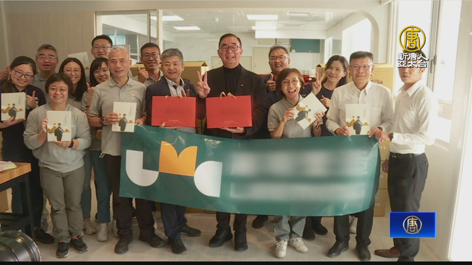 過年前企業送暖 1千包乾拌麵贈勵志中學師生