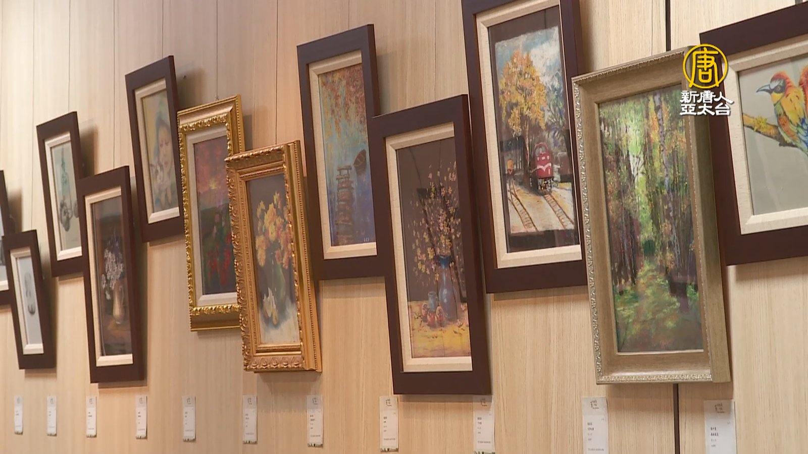 歐桂華師生聯展 小品畫作充滿創意療癒醫院角落