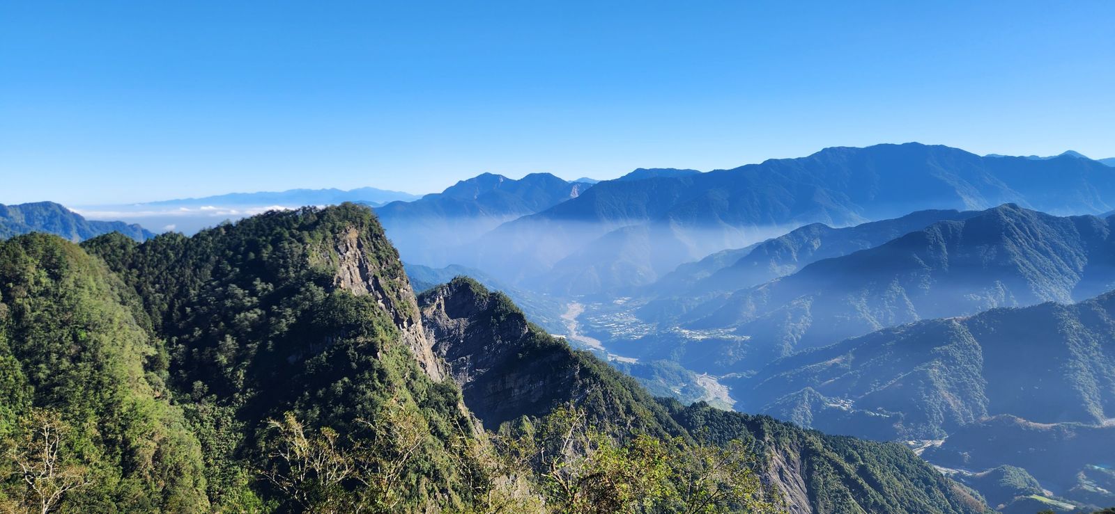 阿里山壯麗的山景山巒疊翠(嘉義分署提供)