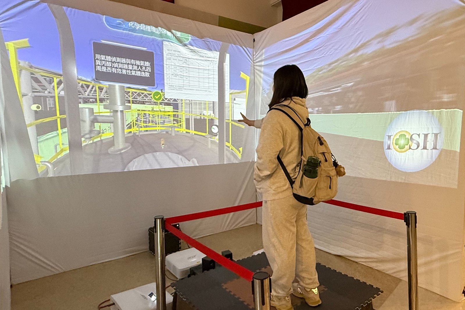 多元體感訓練模式學生透過沉浸式互動學習(中山醫大提供)