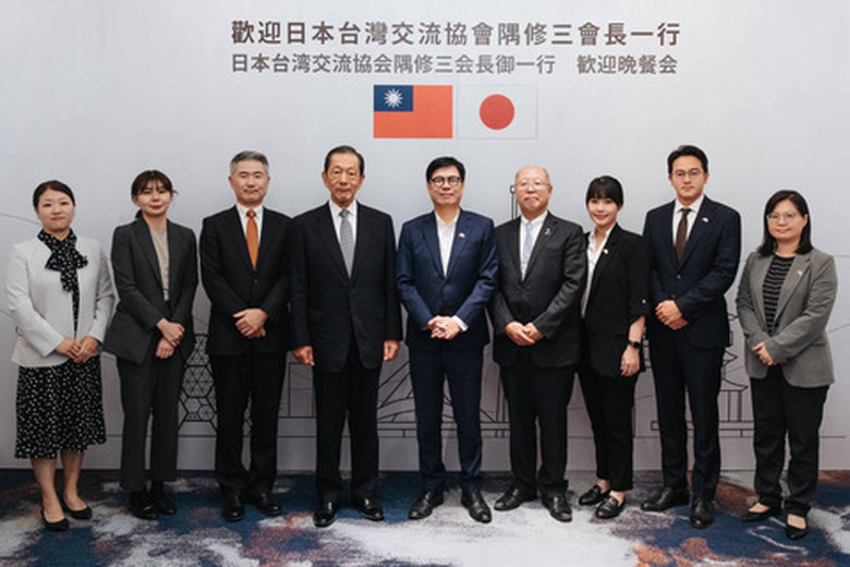 日本台灣交流協會會長隅修三首度訪問高雄,就經貿、產業與教育合作等議題進行交流(高雄行國處 提供)