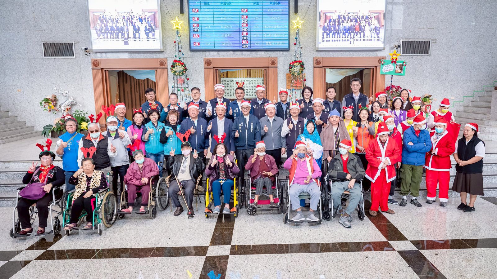 嘉義縣議會攜手各界寒冬送暖 連續11年愛心不間斷(嘉義縣議會提供)