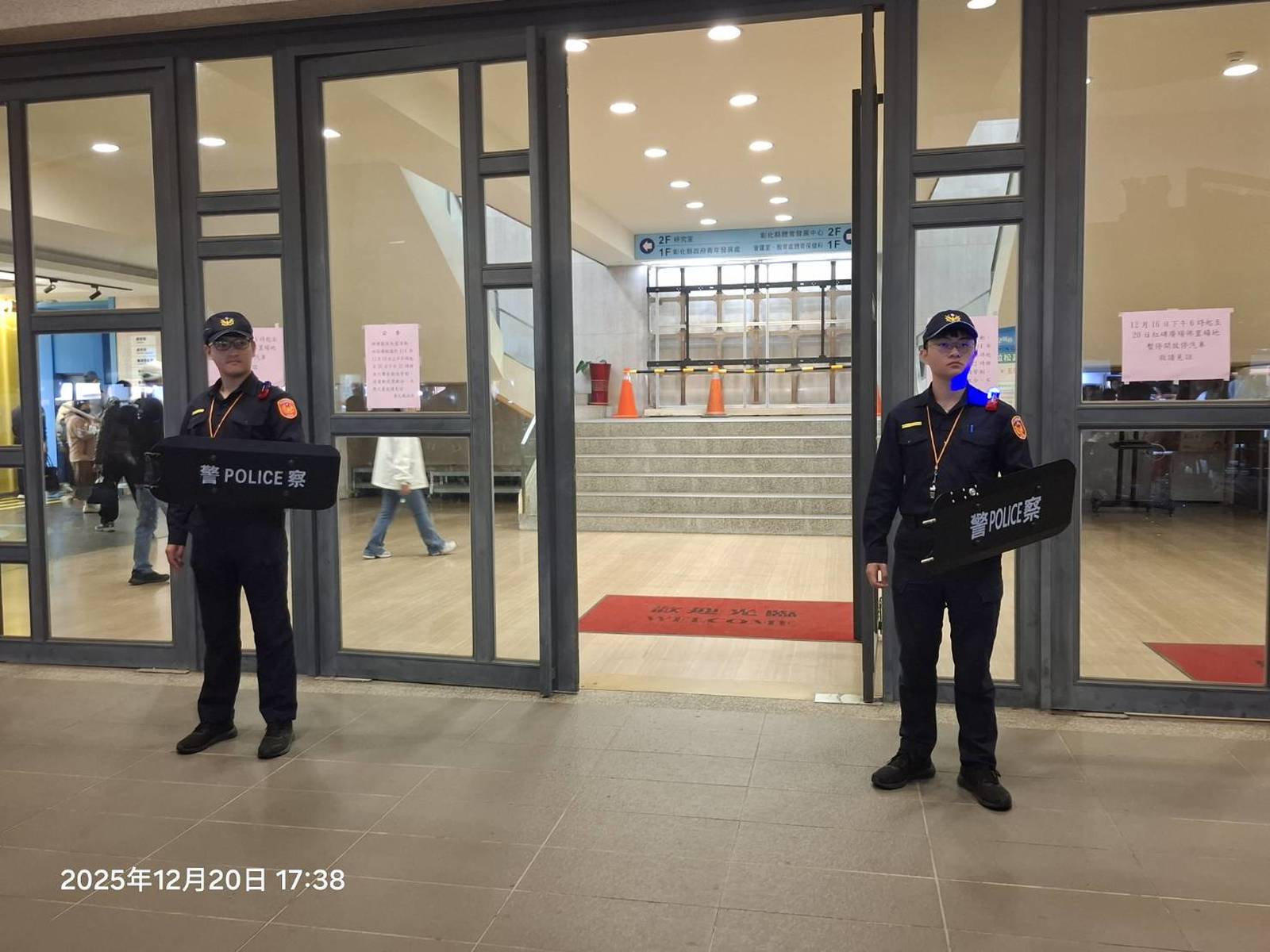 有鑑於北捷發生隨機攻擊案件,彰化分局為確保歲末演唱會活動期間民眾安全,事前即強化各項維安勤務部署,提升警力配置與應變能量。(彰化縣警察局彰化分局提供)