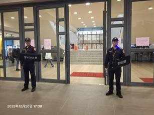 有鑑於北捷發生隨機攻擊案件,彰化分局為確保歲末演唱會活動期間民眾安全,事前即強化各項維安勤務部署,提升警力配置與應變能量。(彰化縣警察局彰化分局提供)