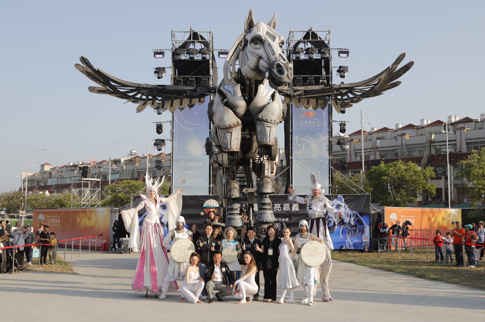 法國飛天白馬秀 10米機械巨獸台灣燈會獨嘉亮相(嘉義縣府提供)