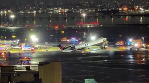 紐約機場飛機撞消防車 正副機師雙亡數十人傷