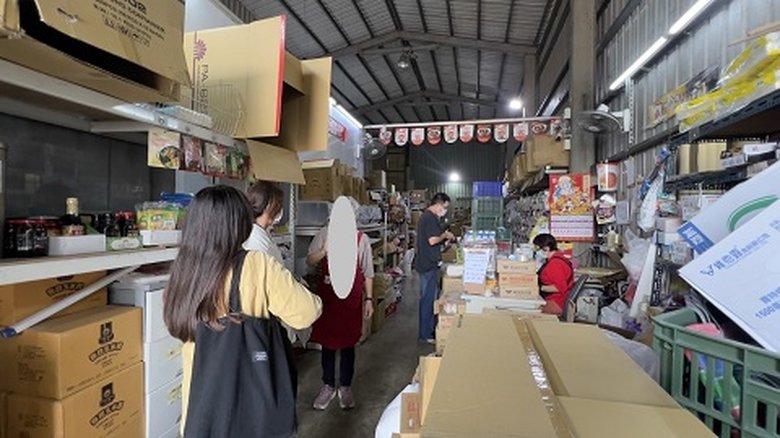 屏東地檢署持續運作「查緝民生犯罪聯繫平台」,訪查掌握塑化產品供需情形,杜絕不法情事發生。(屏東地方檢察署提供)