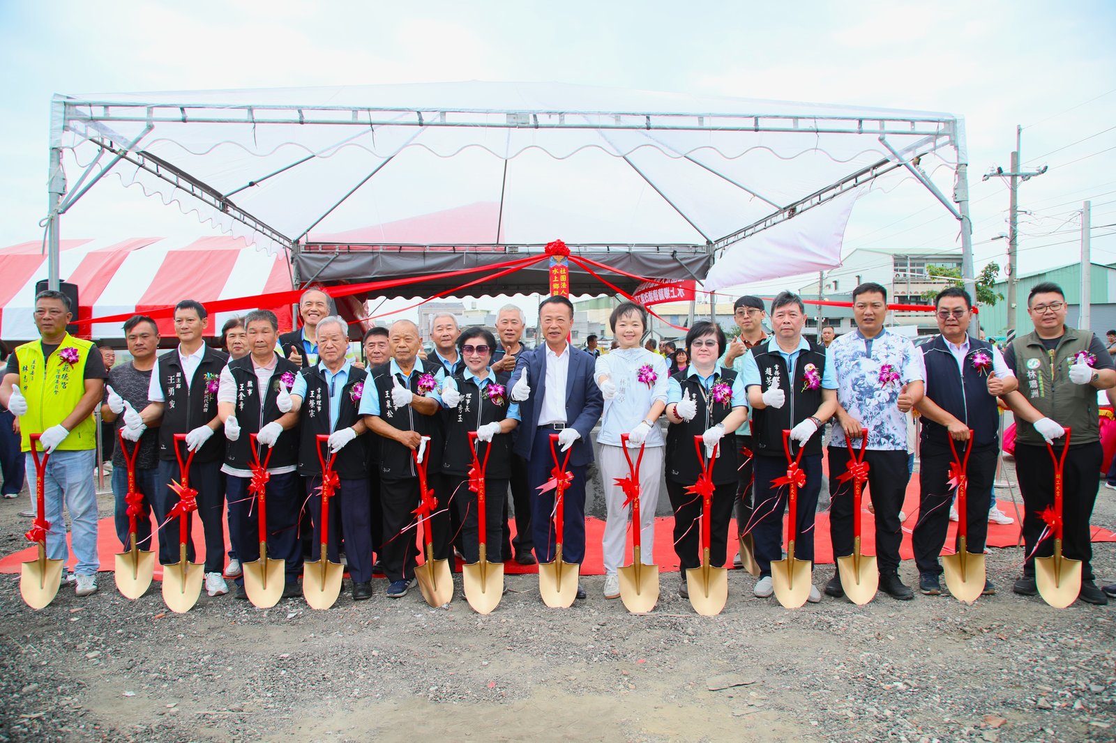 嘉義縣水上鄉龍德橋是地方重要交通樞紐,因橋體老舊、橋面狹窄,今天(23日)舉行改建工程祈福動土典禮。(嘉義縣政府提供)