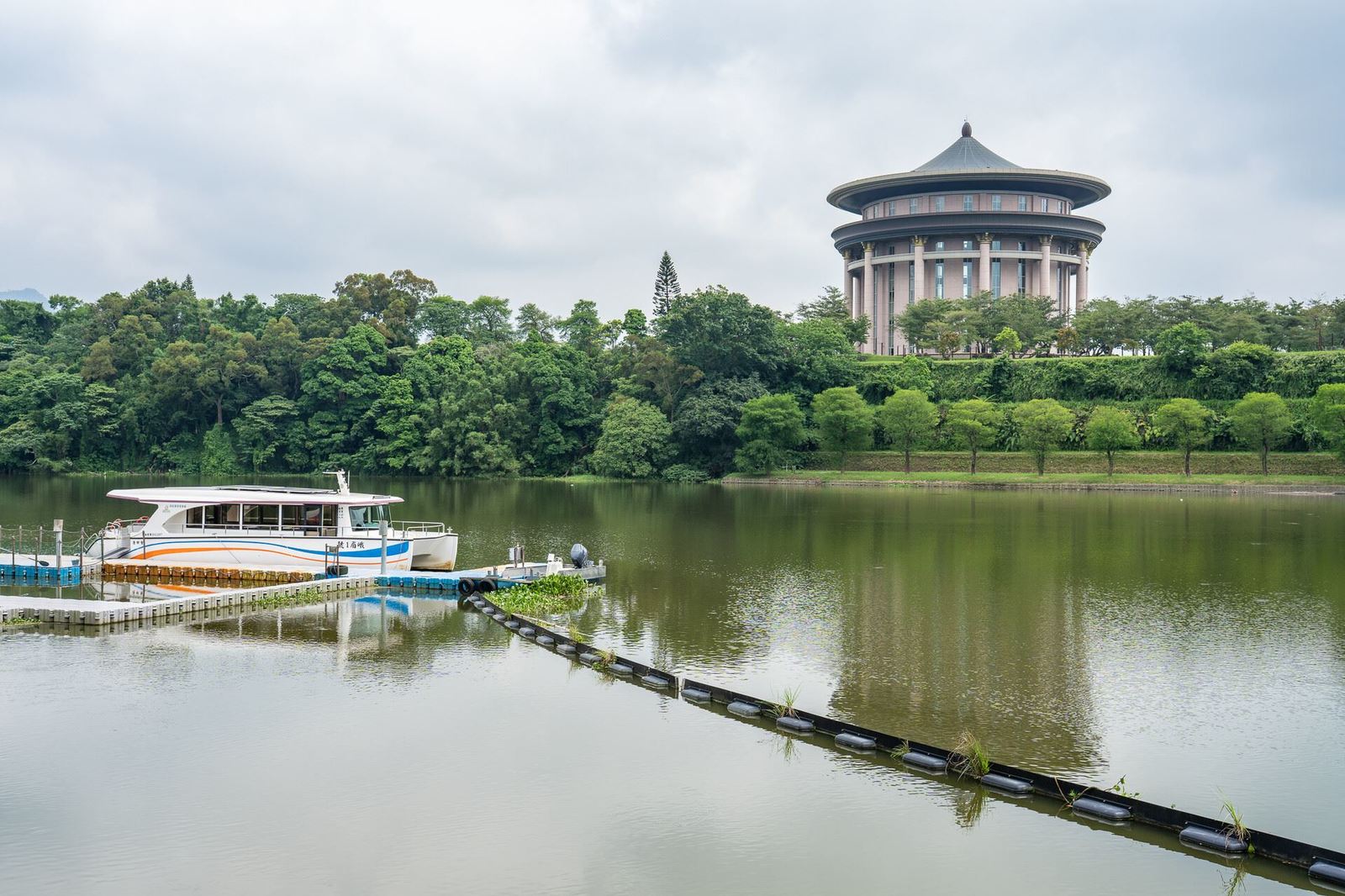 翻轉客庄旅遊體驗 竹縣府邀KOL走訪市場與茶園(新竹縣農業處提供)