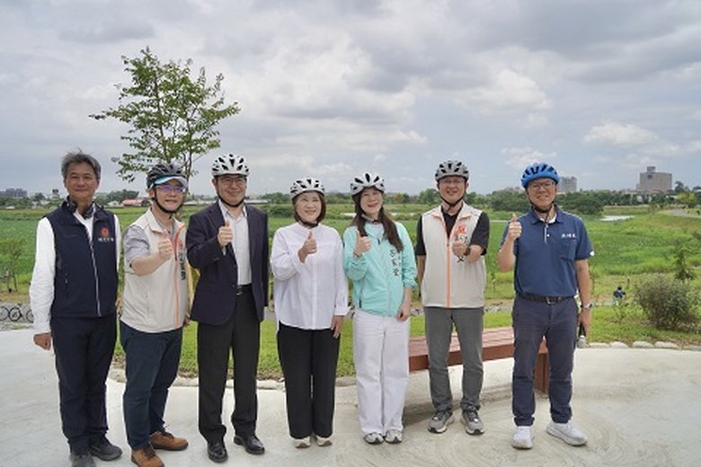 大仁支線滯洪池結合生態與休閒,打造水岸後花園。(屏東縣政府堤供)