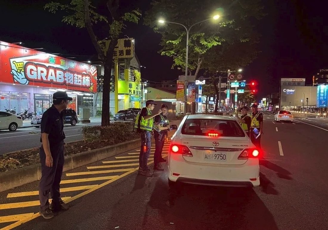 嘉義市警方規劃「封閉式路檢」,強勢掃蕩毒駕。(警方提供)