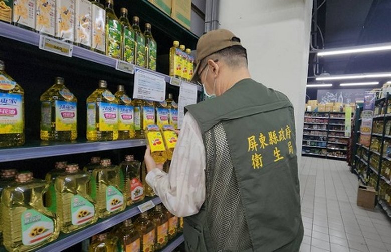 中聯油品事件發生後,縣府第一時間啟動應變機制,截至目前完成縣內13家下游業者查核,全數完成清查溯源。(屏東縣府提供)