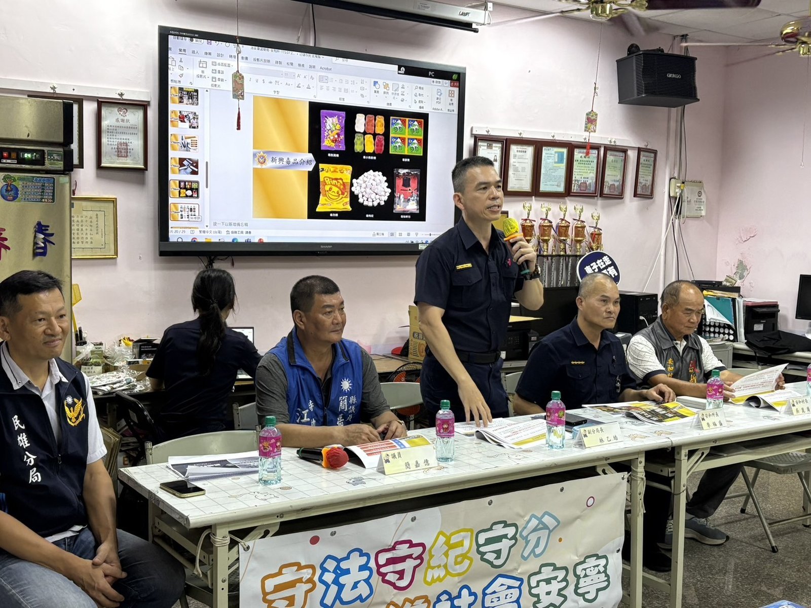 副分局長林乙皓表示,希望透過實際案例分享與犯罪預防宣導,提升居民識詐、防毒及交通安全等觀念。(民雄分局提供)