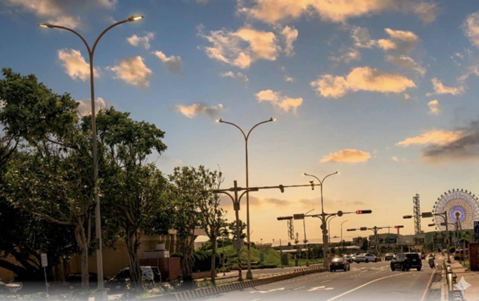 台中港區部分重要路段引進智慧路燈管理系統。