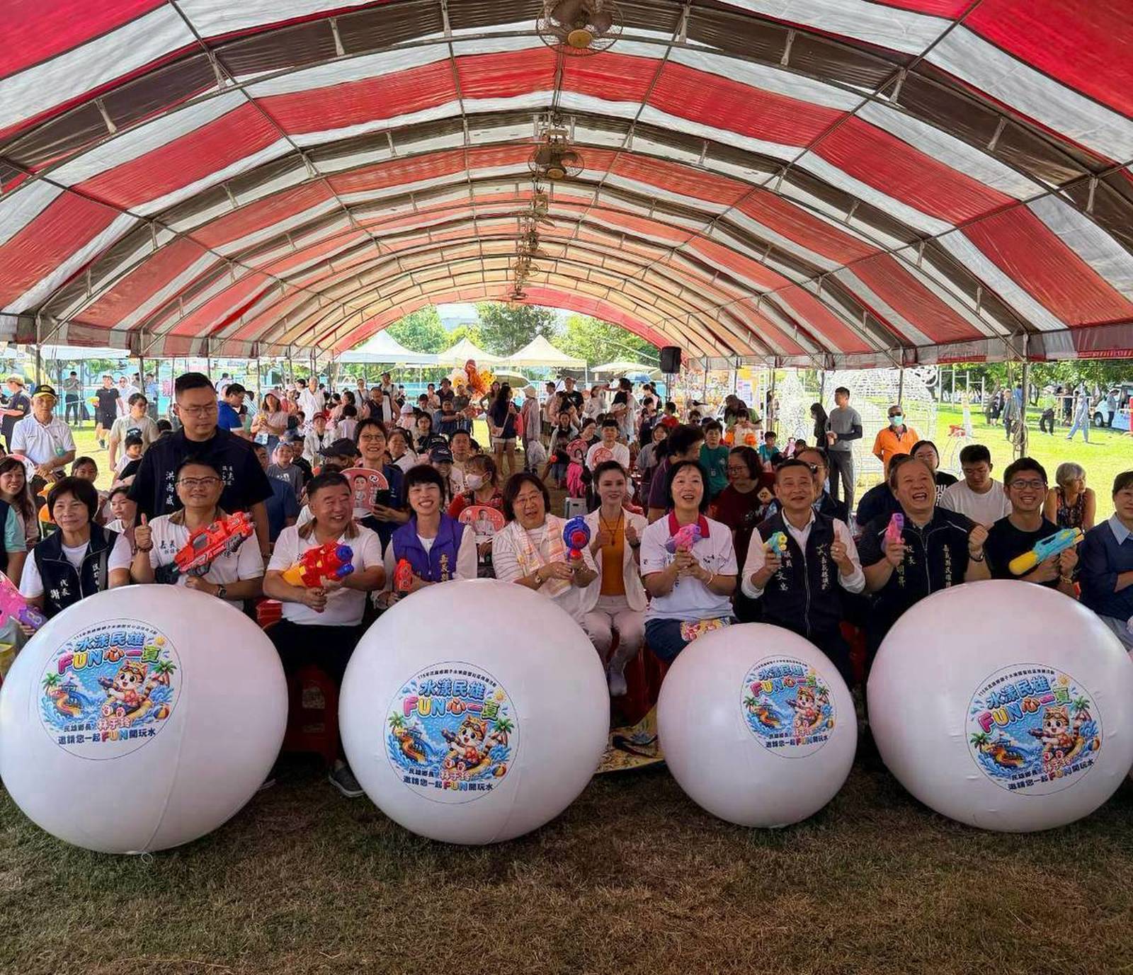 嘉義縣民雄鄉舉辦「2026水漾民雄 FUN心一夏~親子水樂園暨社區推展活動」,吸引逾千人參與。(民雄鄉公所提供)