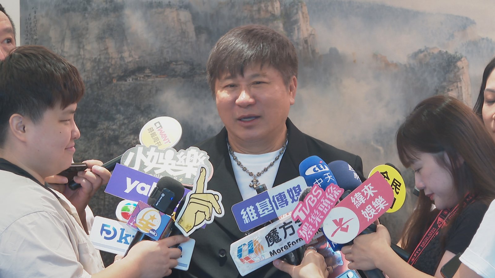 胡瓜出席公益活動「快閃感恩」記者會。(記者王冠霖/攝影)
