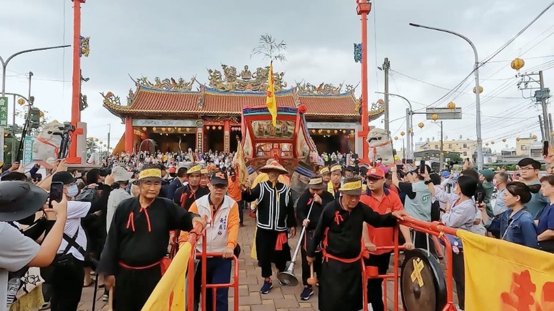 「南州迎王平安祭典」獲登錄為民俗,並認定「溪洲代天府」為保存團體。(屏東縣文化局提供)
