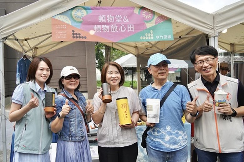 2026屏東釀醬生活節13日在竹田頓物驛登場,讓更多人認識屏東客庄好味道。(新唐人拍攝)