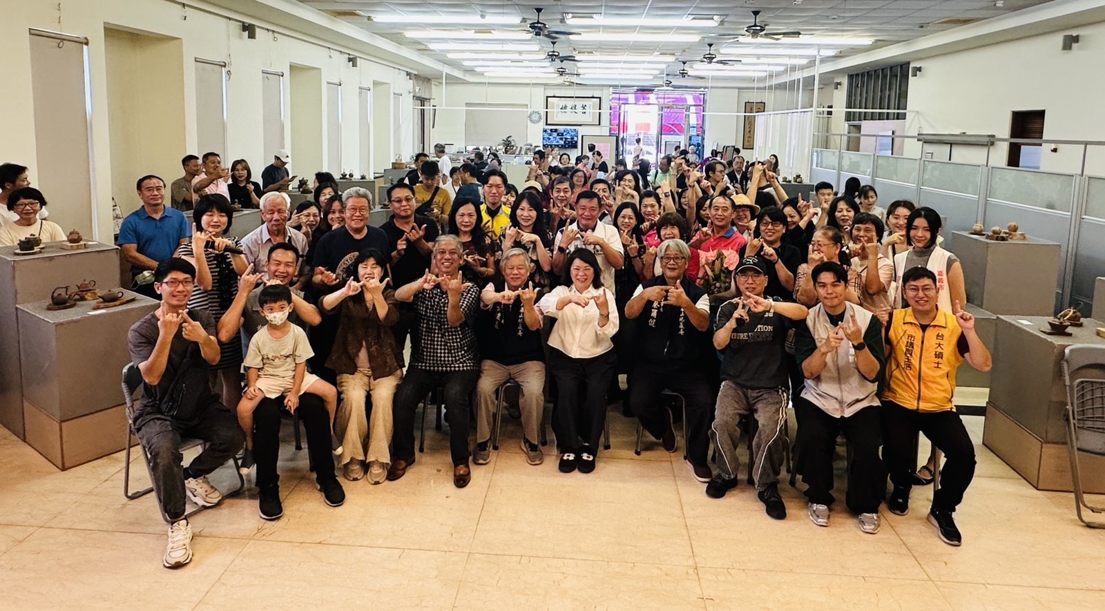 傳統手藝與當代茶道的交會 「壺裡光陰」陶藝聯展嘉義登場(新唐人亞太拍攝)