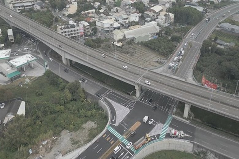 彰化縣警察局於本次連假運用「空拍機」,透過高空視角結合影像辨識,攜手地面警力進行「空陸聯合交通疏導」(彰化縣警察局 提供)