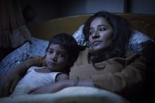 童年的薩魯(桑妮帕瓦飾)動人故事直搗感動極限(甲上提供)