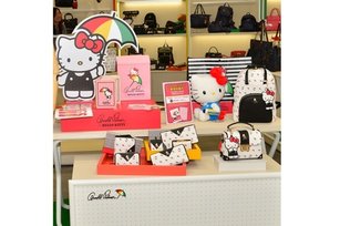 Arnold Palmer X Hello Kitty聯名系列包包。(Arnold Palmer提供)