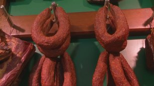 滿滿的德國香腸！主題民宿推廣在地美食