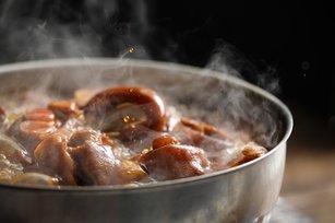 古早味滷豬腳。(王品提供)