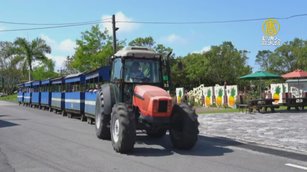 全台唯一曳引機小火車 富興成旅人口袋名單