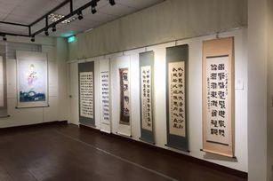 陳姿妃長年沉浸在書畫的墨池裡，一筆一字也暈染出亮眼的成績。(陳姿妃提供)