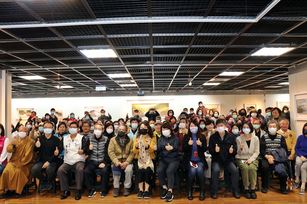 蔡永武潑釉瓷版藝術個展來賓合影（嘉義市政府提供）