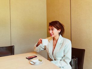 連靜雯斜槓成為創業家、瑜珈老師、手搖飲料店老闆、Youtuber等多種身分。(照片提供：楠軒工作室)