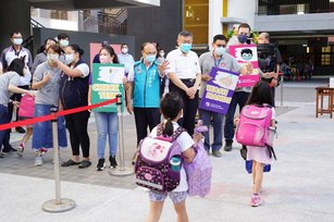 開學首日家長配合防疫，台北市長柯文哲視察。（圖／台北市政府提供）