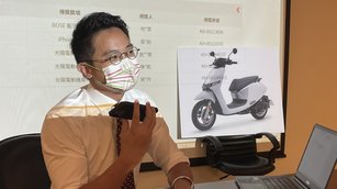 高雄消費發票登錄近2億，高雄券將加碼對接八大券。經發局長廖泰翔(10日）晚在首抽後主動電話聯繫得獎者，告知獲獎訊息，並說明後續領獎注意事項。（圖／翻攝自高市經發局官網）