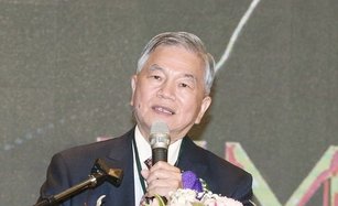 行政院副院長沈榮津(圖)29日亦會晤及致電台灣牛肉主要進口商及麵粉廠指標企業，表達近日將調降牛肉及小麥關稅，籲請業者務必將政策降稅美意，實質反應在牛肉及麵粉售價上，共體時艱，降稅期間不調漲，民間與政府共同穩定物價。資料照。（圖／中央社）