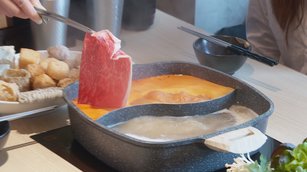 國內物價蠢蠢欲動，經濟部昨天配合行政院「物價聯合稽查小組」針對近期已漲價且具指標性的連鎖火鍋店、速食店、特色料理餐廳等品牌業者，展開首波實地稽查作業，查證漲價合理性。示意圖。（圖／新唐人資料影像）