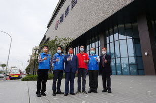 竹北喜迎百貨商場 縣長同業者宣布20日正式開幕(圖／新竹縣政府提供)