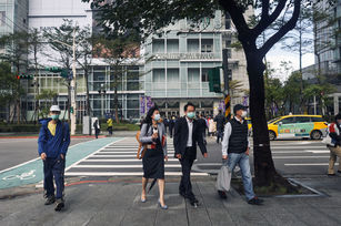 財政部統計至今年1月底為止，青安貸款累計已核貸31萬8861戶，核貸總額達新台幣1兆3046億元，房屋座落區域，位於六都占比為貸款總金額的76.1%。 示意圖。（圖／GettyImages）
