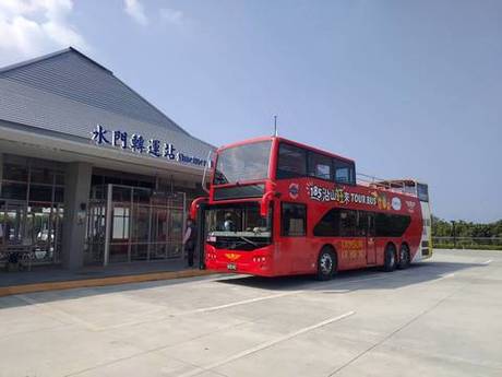 遊屏東185縣道看鳳梨彩帽田 逛農夫小學市集 新唐人亞太電視台